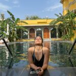 Sumona Chakravarti Instagram - Even if you may not be much, you are everything you have. - @freddy_birdy The quote inspired me to take my First Solo Birthday trip. Thank you to each and every one of you who took the time to wish me yesterday via calls, messages, Social media. I had the most blissful, joyful birthday chasing sunsets & full moonrise, n just being the water baby that i’am. Thank you all. 🌸 “If you know your breath you know the entire universe” - Unknown And i am slowly getting to know mine. The pandemic has changed the perspective of life so much. 🌸 “They say that time heals and it does, and as it passes it has made the grass greener on my side, learning to accept my flaws, making them a part of me which i admire now. I am surprised at what has become of me, a life like fete i live, with the demons i take a dive into the realms of my soul, i have this life within which i love and extol”. - @thalassophilic.tinker RAAS Devigarh