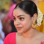 Sumona Chakravarti Instagram - I miss wearing my favourite attire - SAREE 💗💗💗 N this is my favourite look in one of my fav Benarasi 😍 from my personal collection. Can’t wait to wear it again... 🐞🦋🐝 . . #sareelove #6yardsofelegance #sareenotsorry #sareeaddict