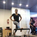 Sumona Chakravarti Instagram - My kinda Monday Blues!!! After an hour of intense workout, with trembling legs.... its all STRETCH & SPLIT on 1 red spring! Thank u @ruchikishore2311 always pushing the boundaries! . #reformerpilates #pilatesgirl #workinprogress