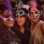 Sumona Chakravarti Instagram - Happy New Year from mine to yours 🧚🏼‍♀️🦄🐝🦋🌸💟 . . #happynewyear2020 Yazu