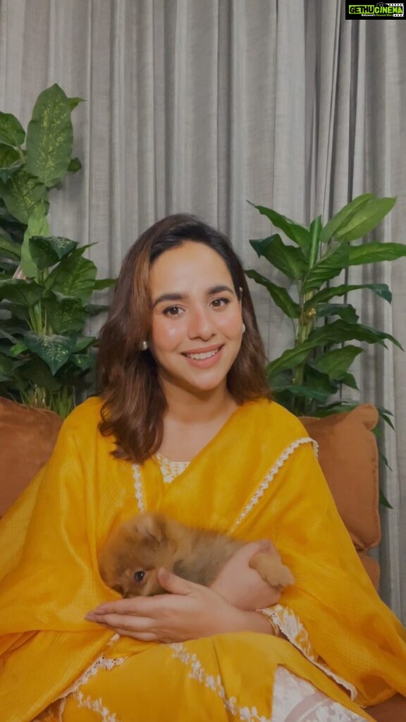 Sunanda Sharma Instagram - Bacche hum reh nahi jaate, Bade hum ho nahi paate.. 🙂 . . #sunandasharma #reels #shayari #shayarilove #instagram