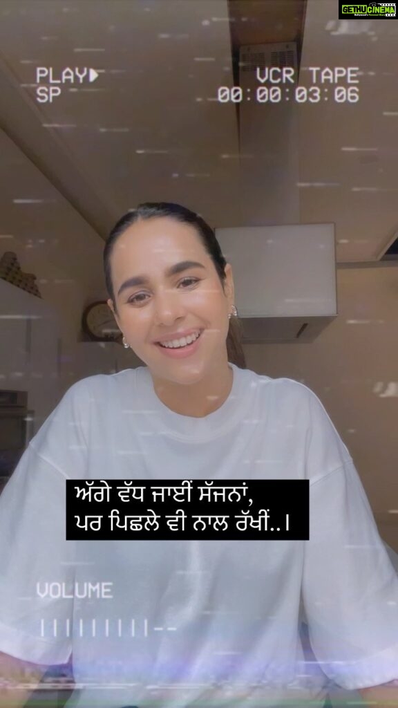 Sunanda Sharma Instagram - Theek ai na Baadshaaho 🫠🌹 . . #reels #sunandasharma #shayari #poetry #reelsinstagram