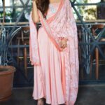 Sunayana Fozdar Instagram - Pose with flare and flair !💕 I usually get a lot of DMS asking me to guide my lovelies with posing in Indian outfits! Here you go 🙌 3 Easy Poses you can flaunt the Next Time your festive Ready in your anarkalis !!!!!☺️💃🏻 #sustyles #fashionedit . . . . . . . . 📷 @veestudio.in Muah @kshitija_bhoyar Wearing @ambraee_ 📍 @theterrace.amaidenaffair Team @greenlight__media #ambraee #festiveoutfit #posingstyle #posesforgirls