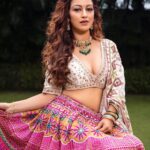 Sunayana Fozdar Instagram - Not a Beauty Queen ..Want to be the Queen of ❤️ . . . 📷 - @akshayrathodphotography Muah - @celebsmakeupbysejal Outfit - @pariscreation7 Jewellery - @sejalthakkarcreation X @maxplus_jewels 📍 - @courtyardmumbai Team - @greenlight__media