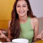 Sunayana Fozdar Instagram - It’s burger o ‘clock and guess what? I got my mind blown and palate satisfied by the BOSS 2.0! And yes - I can confirm that the BOSS is now serving Bigger, Better, Bolder blockbuster burgers. Warning: @boss_burger_india is for serious burger lovers only 🤫 To up the experience of your parties and meals, order from bossburger.in for home delivery and get up to 50% off. 🍔 Howzat!? #HitHaiBOSS #BOSSBurger #BurgerLovers #BestBurgers #BurgerGram
