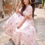 Sunayana Fozdar Instagram - Abhi To Palke Jhukai Hai, Muskurana Baki Hai Unka!☺️ Swipe left👈 Pick your Fav picture💕Mine is the 1st 🥰 . . . . . 📷 @girish_rajput_photography Outfit - @littleens_official Jewellery- @attrangi_designs Mua - @ansarireshma_makeup Hair - @munirashaikh8083 📍 - @truetrammtrunk X @iampuneetgidwani Team - @greenlight__media
