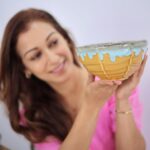 Sunayana Fozdar Instagram - My Home is My canvas where I explore my creativity !🥰 My Love For artistic Crockery Shows Just that💕 These Exquisite pieces from @amalfiee_ceramics are the topic of my Dinner conversations !! #amalfieeceramics #crockery #artisticcrockery #kitchendecor