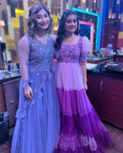 Sunita Gogoi Instagram - Don’t miss to Watch the Finale 
Cook with Comali 3 pm @vijaytelevision 
 A beautiful Journey of all Emotions 
🛑Few pictures are yet to post as only 10 pics In one post😥

A big Thankyou to my Iron Lady for giving dis opportunity 
Love u mam @ravoofa.h.k 

Thankyou @parthiv.mani for guiding me through out d show 🕺
Thankyou @mediamasons 

Outfit @styl_chennai 
Hair @krishna_hairstylist 

#Finale #family