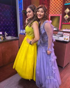 Sunita Gogoi Instagram - Don’t miss to Watch the Finale 
Cook with Comali 3 pm @vijaytelevision 
 A beautiful Journey of all Emotions 
🛑Few pictures are yet to post as only 10 pics In one post😥

A big Thankyou to my Iron Lady for giving dis opportunity 
Love u mam @ravoofa.h.k 

Thankyou @parthiv.mani for guiding me through out d show 🕺
Thankyou @mediamasons 

Outfit @styl_chennai 
Hair @krishna_hairstylist 

#Finale #family