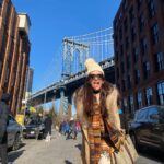 Surbhi Jyoti Instagram – Meet me at the bridge 🫶🏼 DUMBO, Brooklyn