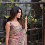Surbhi Jyoti Instagram - 🦄🦄 . . . . . . . . . Saree @banarasi_baithak Clicked by @deepak_das_photography HMU @tanyamakeoverofficial Earrings @houseofjskjewels