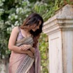 Surbhi Jyoti Instagram - 🦄🦄 . . . . . . . . . Saree @banarasi_baithak Clicked by @deepak_das_photography HMU @tanyamakeoverofficial Earrings @houseofjskjewels