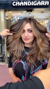 Surilie Gautam Instagram - Compliment her on something other than her appearance…… Happy client 😍 @s_u_r_i_l_i_e 

👀 into the transformation from start to end Bestofbalayage #🖤 
before and after #hair #color 
Color transformations by @sunny_ali_hair_artist #haircolor #haircut #bestofbalayage #balayage #hair #hairstyles reels #viral #foryou #instagram #viral #instagood #reelsinstagram #sunnyalihairartist #sunnyalihairartistcolor @affinitysalonchandigarh_