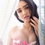 Tanya Sharma Instagram - Hardly seen , always noticed🌸 #goodmorning #tanyasharma . . Shot by - @luvisrrani Mua - @makeupbygarimajaggi Styled by - @rimadidthat #happysaturday #weekend #explore #love #grateful #instagram #photoshoot #luvisraniphotography