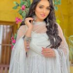 Tanya Sharma Instagram - Nazrein milane aa rhi Hain reema 😌 ya reema ki chayaa 😳👻👻 Don’t forget to watch ssk2 from Monday to Saturday now at 6pm only on @colorstv @rstfofficial #reema #ssk2 #colors #tanyasharma #spooky #keepsupporting #tvshow