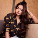 Teju Ashwini Instagram – hey 👋🏻 

Outfit @rubyafroz80 
H&M @vishaa_hairandmakeup 
Accessories @thegarnet.in 

Shot by @artz_by_sathish 

#tejuashwini