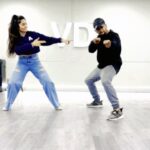 Teju Ashwini Instagram - *Use headphones* @teju_ashwini look at you go 🔥 killing it 🔥 This was fun ❤️ Love this choreo @swathiganesh you killed it 🔥🔥🔥 😍 DC - @swathiganesh 😎❤️ . . #swathiganesh #tejuashwini #viscositydanceacademy #reels #reelsinstagram #reelsexplore #reelitfeelit #explorepage #chennai #india Chennai, India