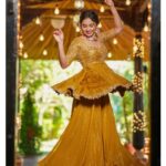 Teju Ashwini Instagram - Sparkle like you mean it ✨ This beautiful outfit from @studio149 ♥️ Jewellery: @mspinkpantherjewel MnH : @salomirdiamond @teamdiamondartistry 📸 : who else 😜@arunprasath_photography Venue : @rinasvenue #tejuashwini#studio149#arunprasathphotography#ethnicwear#indianwear Rina's Venue