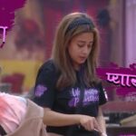 Tina Datta Instagram - Our #WarriorPrincess wearing her Diwali gift and, we are sure; she’s embracing all the love and support from her family and friends... . . . #TeamTina #TribeTina #TinaInBB #TinaDatta #biggboss #biggboss16 #bb #bb16 #salmankhan @voot @vootselect @colorstv @endemolshineind