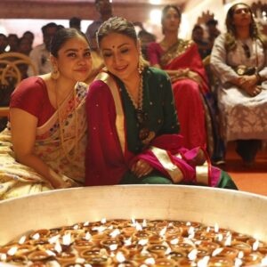 Urvashi Dholakia Instagram - God is Great
God is kind 
God gave me you ❤️✨❤️ 
@sumonachakravarti @taranaraja @shanela08 
:
:
#beautiful #moments #durgapuja #2022 #friendship #goals #love #bliss #happiness #❤️