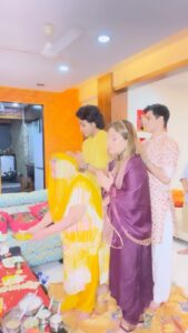 Urvashi Dholakia Instagram - Happy Janmashtami everyone 🙏🏻🌎🧿 #kshitijdholakia #janmashtami #reels