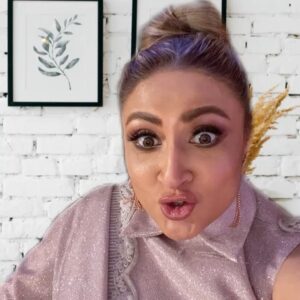Urvashi Dholakia Instagram - Bina script ke tujhe gaayab kar diya Parthaaaa 🤣🤣 it’s magic @tejasswiprakash 😜
:
:
#naagin6 #urvashidholakia #bts #fun #time #filter #crazy #loveit #lol #shoot #cill #masti #madness #girlsjustwannahavefun
