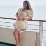 Vahbbiz Dorabjee Instagram – I need some Vitamin Sea😍
@cordeliacruises 

Personalized Hat:- @thelittlegift.co 

#dreamlife #mumbai #kochi #lakshwadeep #cruise #vahbizdorabjee #travel #travelblogger #cordeliacruises Lakshwadeep