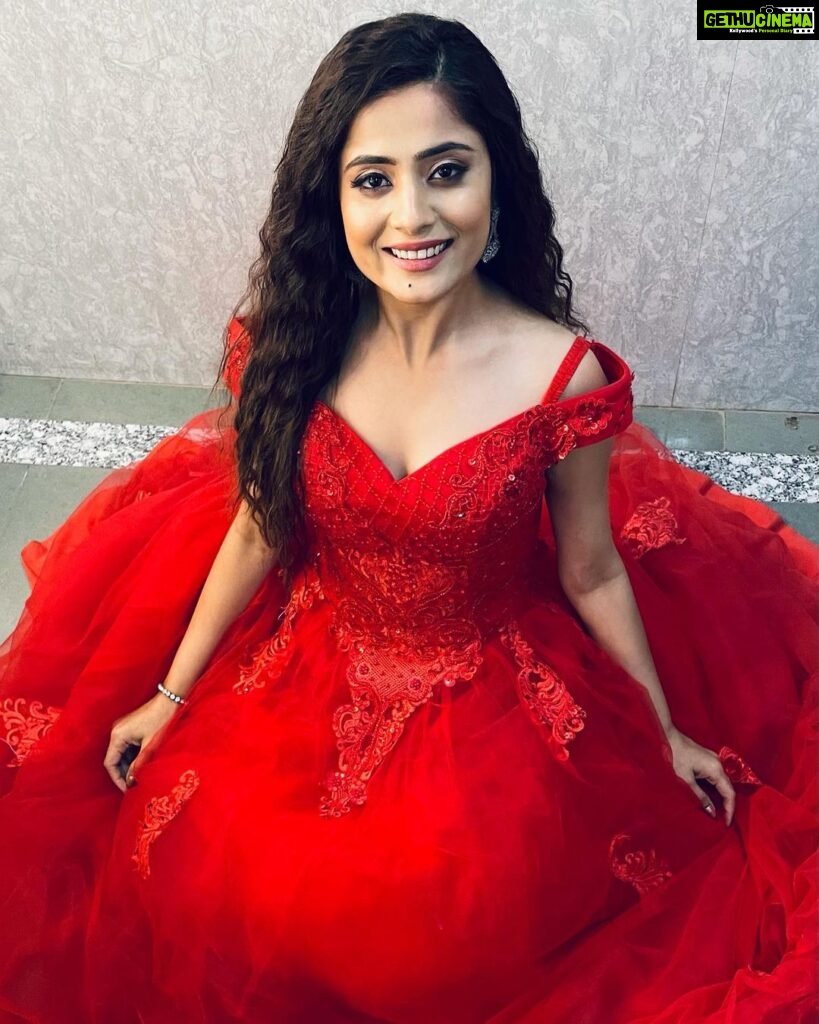 Actress Vaishali Takkar HD Photos and Wallpapers April 2022 - Gethu Cinema