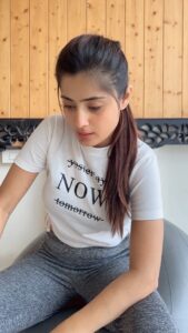 Vaishali Takkar Instagram - Momos kha kha ke Momo hi lagne lage hain 🫣
#reels #funnyvideos #trending #reelsinstagram