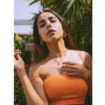 Veebha Anand Instagram - Cover me in sunshine! ✨ 📸 @deepali_td_official Jewelry : @timelessjewelsby_s