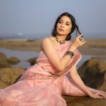 Vrushika Mehta Instagram - Mermaid 🧜🏻‍♀️ samundar ke beech 💕 . Photography: @deepak_das_photography Saree by: @kadhuwabanaras Styled by: @ananyaarora2013 MUA: @johar_khan786 #instagram #photooftheday