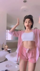 Yukti Kapoor Instagram - Hello my darling world 💖

#reels #reelsinstagram #reelsindia #reelitfeelit #reelsvideo #trending #trendingreels #trendingsongs #bollywood