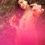 Aahana Kumra Instagram - May you bloom like a flower🌸🌸🌸🌸 May you go dancing in the air 💕💕💕 #earthday #happyearthday #summerblooms #tuesday Photography : @yashjangidphotography Styling and concept : @abhimanyusinghtomarr Make up and hair : @omsenmakeup . . . . #jaipur #rajasthan #sunmer #pink #pinkpinkpink #bloom #infullbloom #blooms #photography #aahanakumra #summervibes #summerishere Jaipur - The pink city