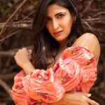 Aahana Kumra Instagram - Just phooling around 🌸🌸🌸💕💕 #earthday #happyearthday #summerblooms #tuesday Photography : @yashjangidphotography Styling and concept : @abhimanyusinghtomarr Make up and hair : @omsenmakeup . . . . #jaipur #rajasthan #sunmer #pink #pinkpinkpink #bloom #infullbloom #blooms #photography #aahanakumra #summervibes #summerishere Jaipur - The pink city
