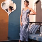 Aahana Kumra Instagram - Walking into the Monday blues be like 🦋💙🧿 #mondaymorning Photography @yashjangidphotography Styling @abhimanyusinghtomarr Hair & Make up: @omsenmakeup Heels : @styleskoolofficial Earrings : @flyingfishaccessories Location : @dyore_experiences . . . . #photoshoot #jaipur #rajasthan #photography #aahanakumra #monday #mondayblues #mondaymotivation #mondays #mondaymorningloveyou Jaipur - The pink city