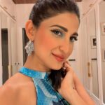 Aahana Kumra Instagram - And we’re back with transition reels!!! 💙💙💙💙💙💙 Make up : @bhavyaarora Styling : @juhi.ali Outfit : @abito_thedressaddress . . . . #thursday #thursdaymotivation #thursdayvibes #thursdaythoughts #transitionreels #transformation #makeup #makeuptransformation #aahanakumra