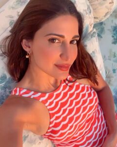 Aahana Kumra Instagram - Sunsets and pools 🌸🌞🫶🏜️🐫🥂🦚👙🌊🏝️🐚
.
.
.
📍 @narendra.bhawan.bikaner 
.
.
#thursday #thurdaythrowback #throwbackthursday #thursdaymotivation #getaway #swimsuit #sunset #pool #poolside #nofilter #sunlover #sunshinegirl #aahanakumra #rajasthan #bikaner