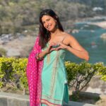 Aahana Kumra Instagram - Baisakhi Di Lakh Lakh Vadhaiyaan 🌞🌸🌾🫶💕🙏 #happybaisakhi . . . . #baisakhi #aahanakumra #harvestseason #harvest #harvesting #sun #summer Rishikesh ऋषिकेश