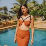 Aahana Kumra Instagram - In the end it’s not the years in your life but the life in your years that matter! 🤎🤎🤎 Styling : @juhi.ali Make up : @glambysalman Hair : @abidansanri Managed by : @suchijaggi @itsbhavyapatel_ . . . . #indialockdown #promotions #throwback #waybackwednesday #brown #aahanakumra #pressconference Mumbai, Maharashtra