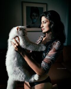Aahana Kumra Instagram - Aahana 

For the BTS video of this shoot or my other unseen work, visit https://www.patreon.com/stormsen
#theesotericrealist #fashionphotography #portraiture #fineartphotography #stormworkshop
