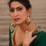 Aahana Kumra Instagram - New Year’s resolution : read more 💁‍♀️🦚📔👩‍🏫💚🪲 Styling : @juhi.ali Make up and hair : @shrushti_birje Managed by : @suchijaggi . . . . #indianoutfit #sareenotsorry #sareelover #indian #aahanakumra #tuesday #tuesdaymotivation Goa