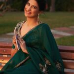 Aahana Kumra Instagram - New Year’s resolution : read more 💁‍♀️🦚📔👩‍🏫💚🪲 Styling : @juhi.ali Make up and hair : @shrushti_birje Managed by : @suchijaggi . . . . #indianoutfit #sareenotsorry #sareelover #indian #aahanakumra #tuesday #tuesdaymotivation Goa