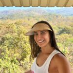 Aahana Kumra Instagram - 01. 01. 2023 Sunrise. Morning hike. Pool time. Best day! 🌞👙🏃‍♀️🌅🌸🏊‍♀️💁‍♀️❤️ #happynewyear #happynewyear2023 . . . . #newyear #2023 #aahanakumra #sunday #sundayfunday India