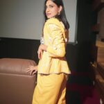 Aahana Kumra Instagram - Hello hello… looking good in yellow 💛🌻🌼🐝☀️ Styling by : @juhi.ali Make up and hair : @omni_thakkar Photos by : @rohitmalekar1 #thursdaythoughts . . . . #thursday #throwback #throwbackmemories #throwbackthursday #aahanakumra #yellow #yellowpantsuit Mumbai - मुंबई