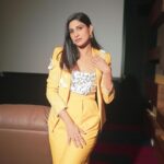Aahana Kumra Instagram - Hello hello… looking good in yellow 💛🌻🌼🐝☀️ Styling by : @juhi.ali Make up and hair : @omni_thakkar Photos by : @rohitmalekar1 #thursdaythoughts . . . . #thursday #throwback #throwbackmemories #throwbackthursday #aahanakumra #yellow #yellowpantsuit Mumbai - मुंबई