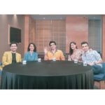 Aahana Kumra Instagram - Undisputed round table ke champions!! 🫶💕🥂🙊😘 @amolparashar @gulshandevaiah78 @amrutasubhash @naveenkasturia !! Thank you @zee5 for the memorable day!! And thank you @rohitmalekar1 for these memories🫶📸💕 #ottperformersoftheyear . . . . #actoronactor #roundtable #actorslife #actorsroundtable #actorsroundtable2022 #yearend #ott #performersoftheyear #amolparashar #gulshandevaiah #amrutasubhash #naveenkasturia #aahanakumra #zee5 #friendsforever #bffs Mumbai - मुंबई