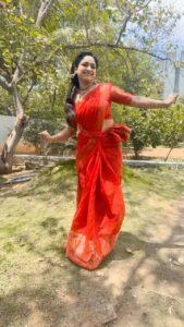 Aashika Padukone Instagram - One for my telugu fans ♥️
#chamkeelaangeelesi #nameisnani #keerthysuresh #dasara #telugureels #trending #primereels 

Saree: @elitew.in