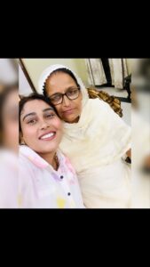 Afsana Khan Instagram - Maa dhee ❤️
Mai Apne bai @sidhu_moosewala de sare supne pure karne apne mumma papa naal sare khwaab bai de pure krne ❤️🙏 sidhu bai always in my heart 💕 #justiceforsidhumoosewala #amarsidhumoosewala ❤️