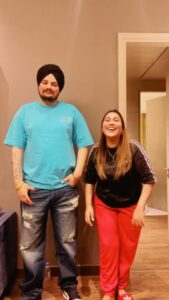 Afsana Khan Instagram - @sidhu_moosewala @itsafsanakhan  brother sister love ❤️💪🔥
#brothersisterlove #bro #sidhumoosewala #afsanakhan #afsaajz #afsaajzforever #sisbrolove❤ #brosisbond