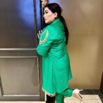 Afsana Khan Instagram - 💚🍀 Thx Surrey bhut ghaint reha show 🙏🇨🇦 💫👑 Makeup @pink.touch.studio Preet ❤️ Surrey, British Columbia